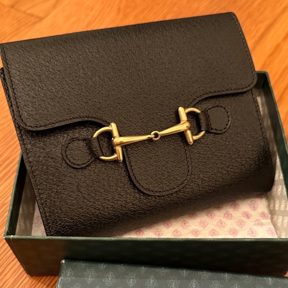 Gucci black compact wallet. - Picture 2 of 13